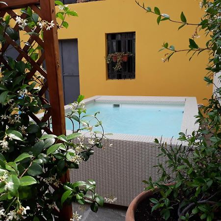 B&B La Corte Suites 萨利切温泉 外观 照片