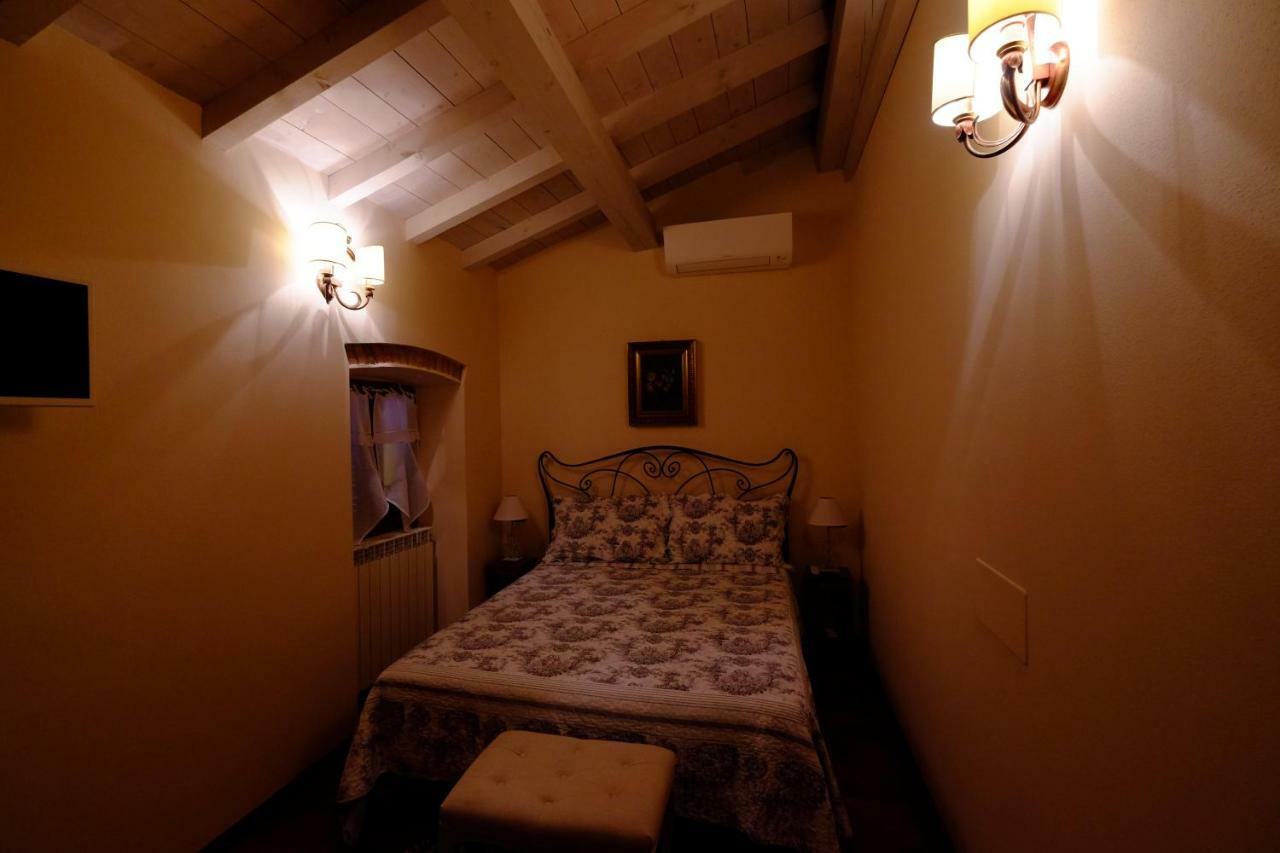B&B La Corte Suites 萨利切温泉 外观 照片