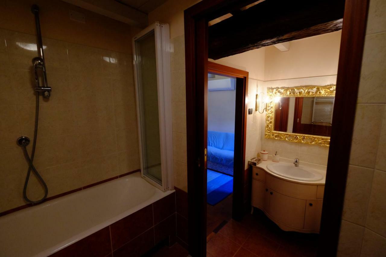 B&B La Corte Suites 萨利切温泉 外观 照片