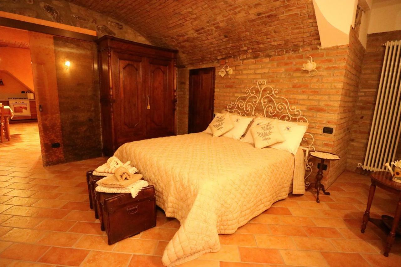 B&B La Corte Suites 萨利切温泉 外观 照片